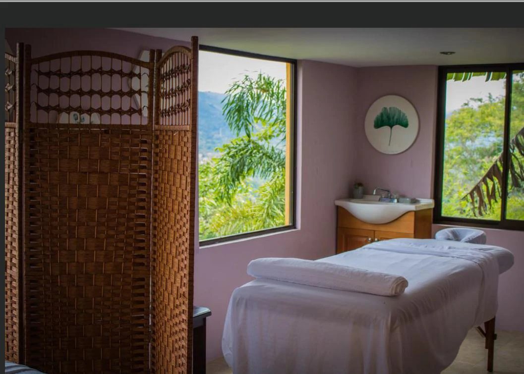 BARONS RESORT BOUTIQUE HOTEL: HOTEL BAR & RESTAURANT - Gallery image 33