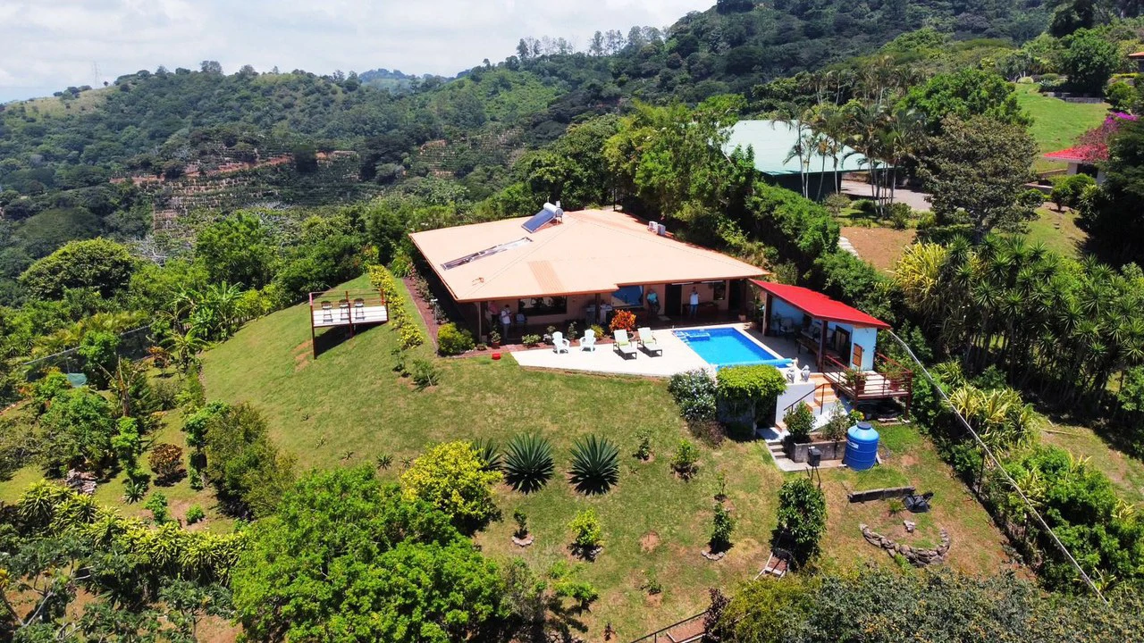 Casa Pristine Elegance: A Rare Costa Rican Estate with Unobstructed City-to-Ocean Views! - photo 23
