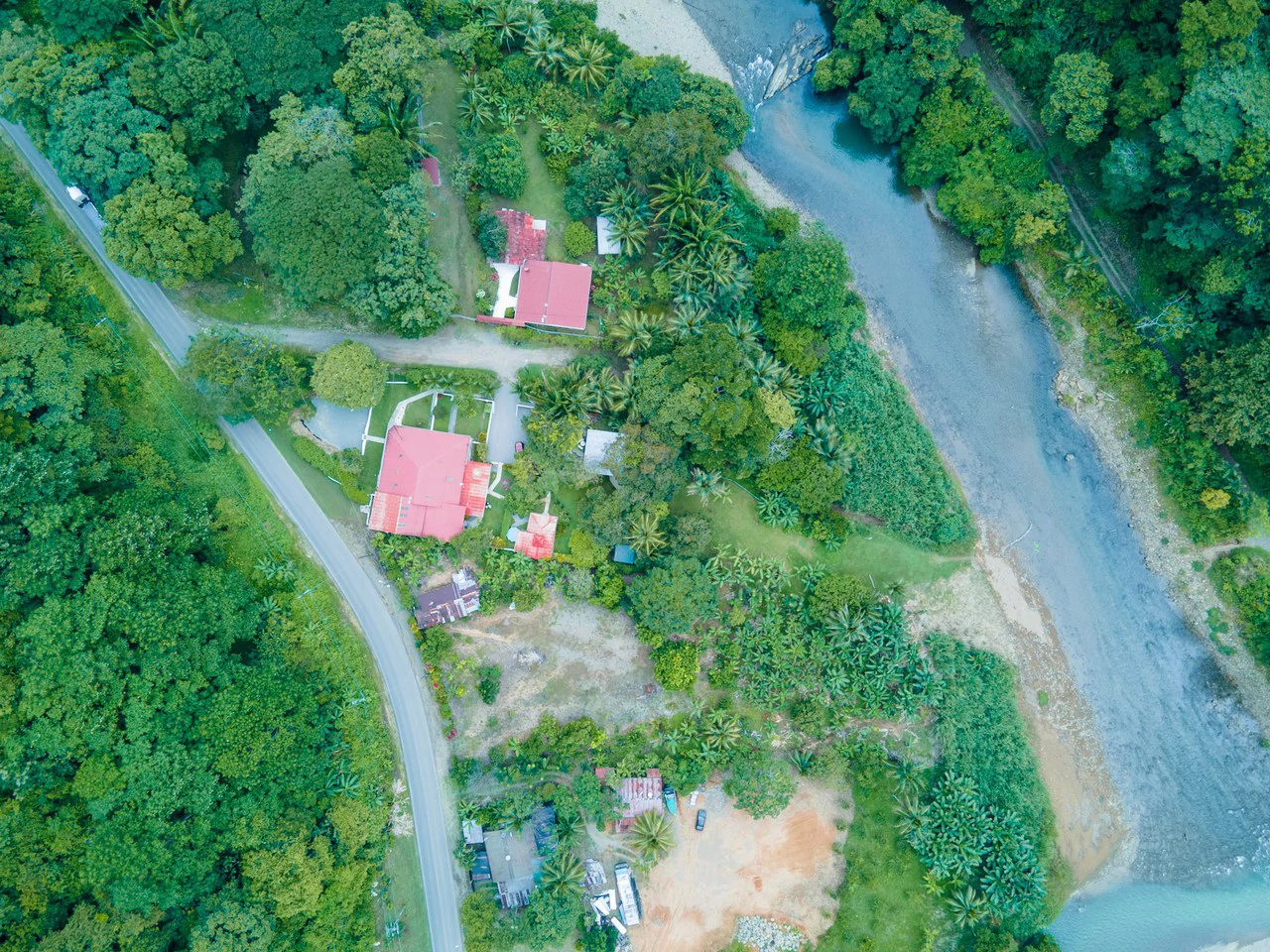 0.81 ACRES – Turn-Key Riverside Business & 3 Bedroom Home Near Dominical!!!: Near the Coast and Riverfront Hotel/Resort/Hostel For Sale in Dominical - Gallery image 3