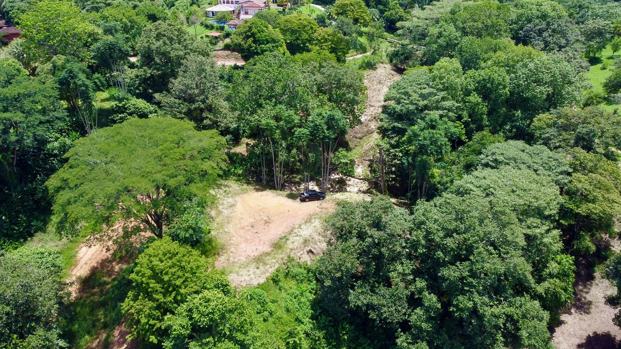 Build-Ready Lot in Ojochal’s Calle Cacique | Easy Access & Stunning Mountain Views - Gallery image 9