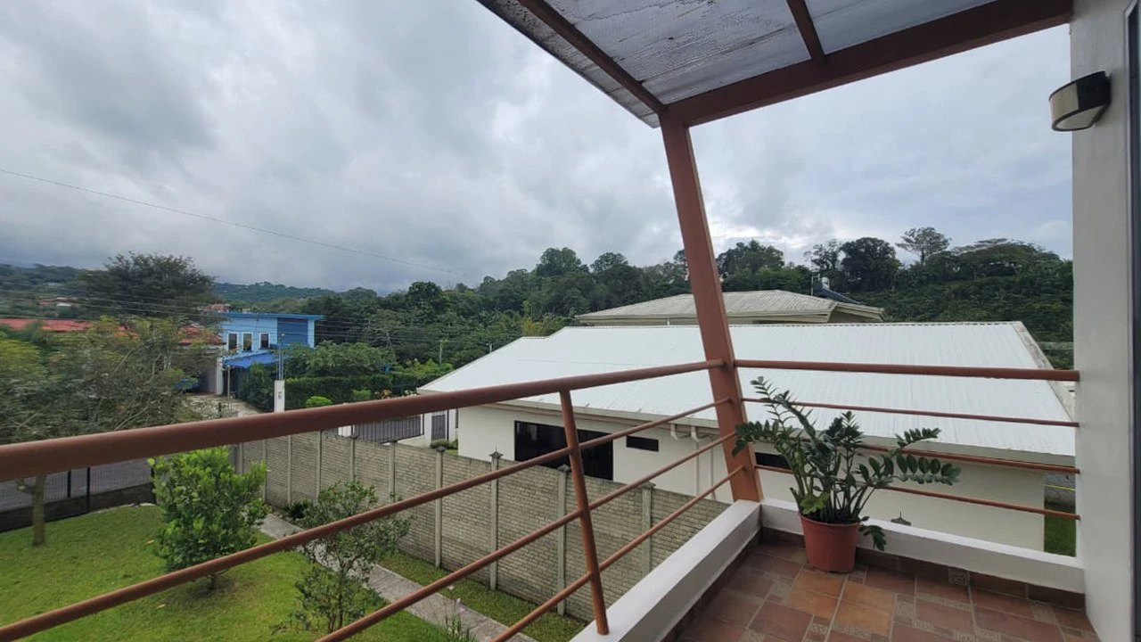 Modern Home With Large Garden – Sarchí, Alajuela - Gallery image 12