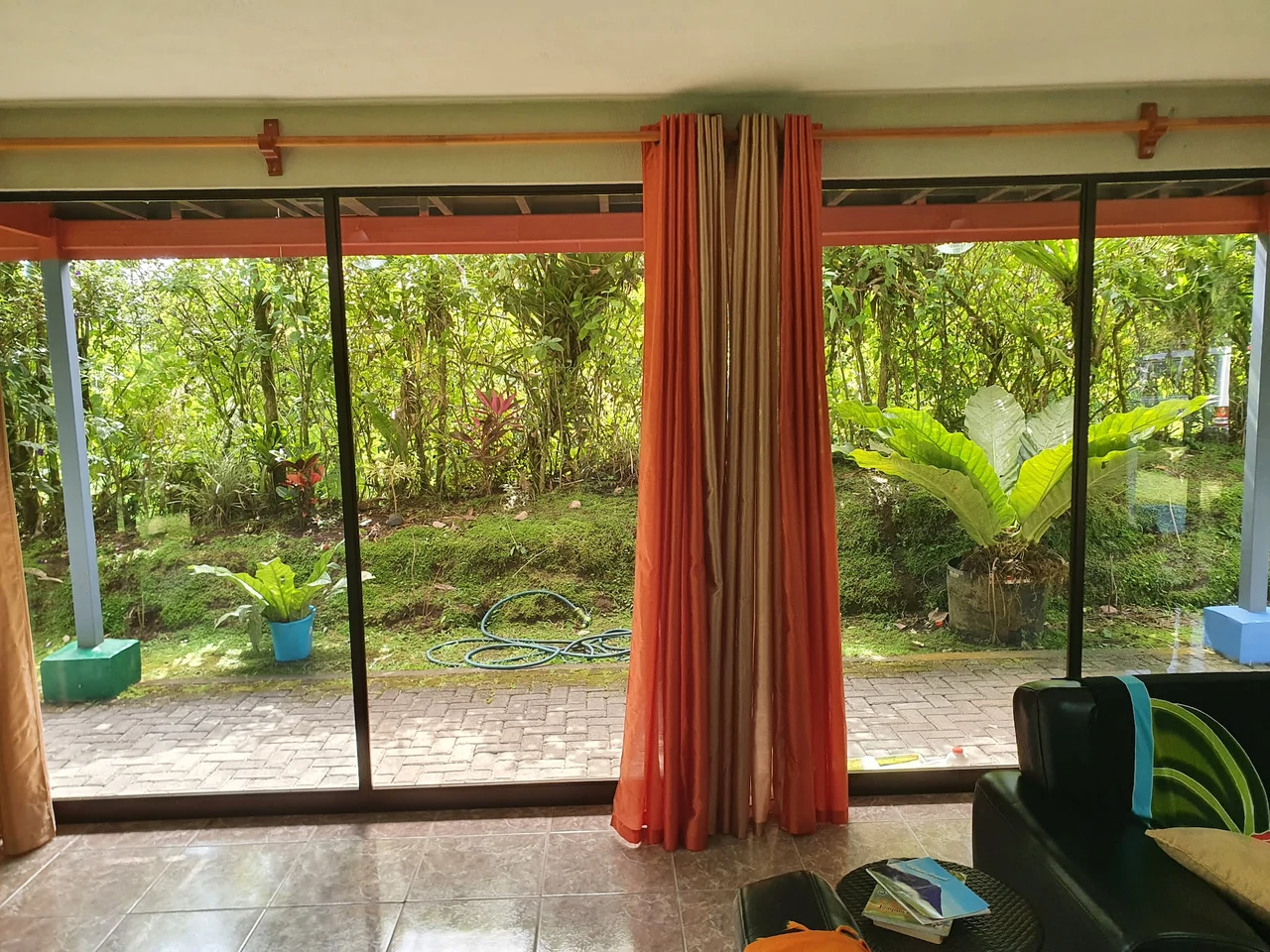 2 Bedroom home with lake and volcano view - photo 11