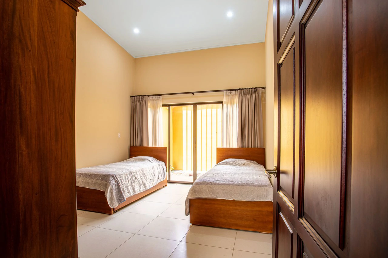 Modern Furnished Home Just 5 Minutes from Downtown Grecia - Gallery image 24