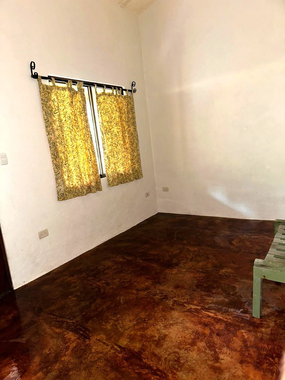 OFF THE BEATEN PATH ! Octagon home hidden in a 25 acres jungle - Gallery image 13