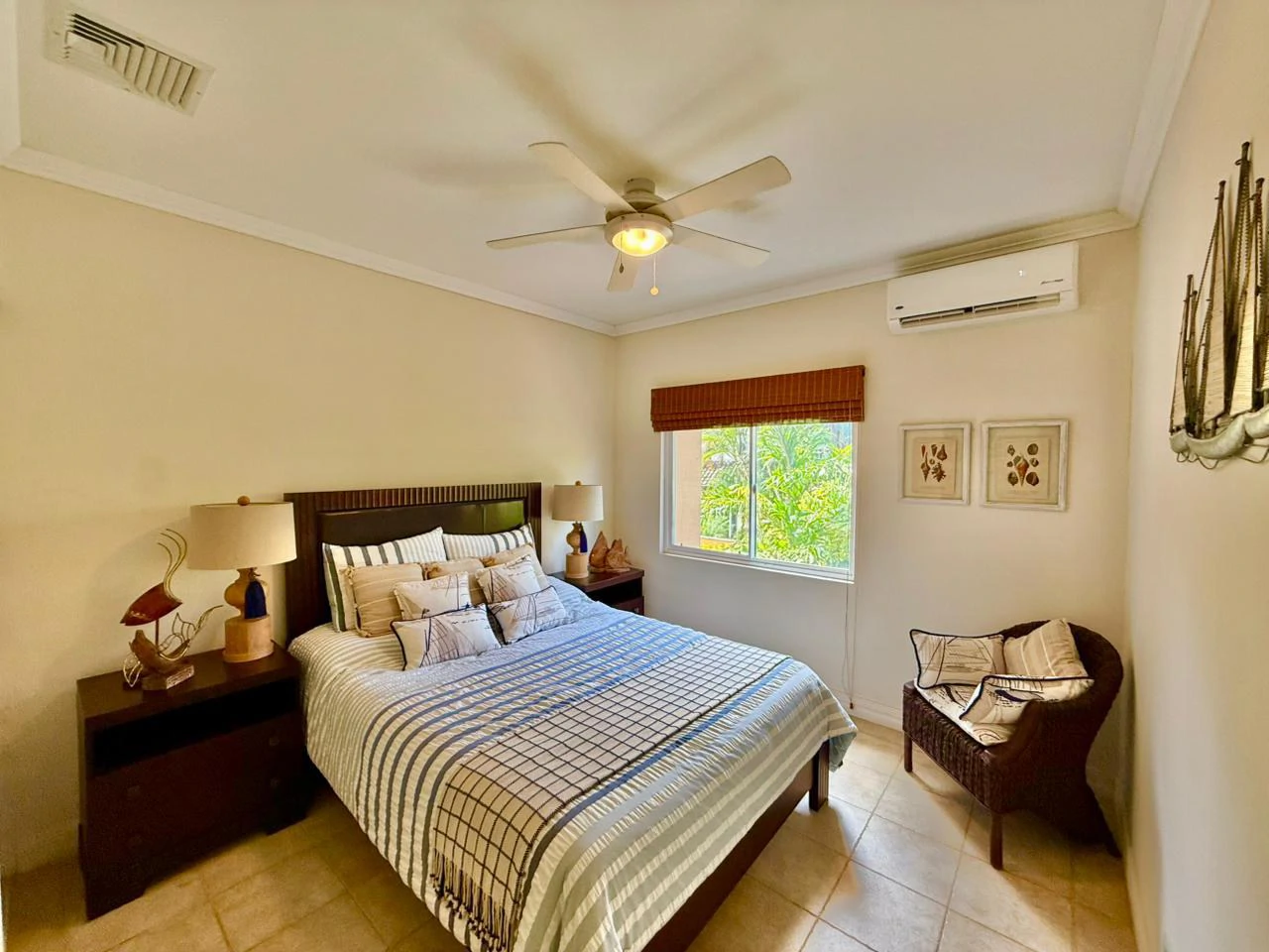 Home in Gated Community Las Nubes - Gallery image 19
