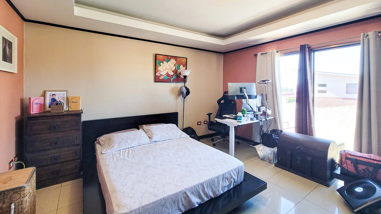 Exclusive property in condominium 5 minutes from the Center of Grecia - Gallery image 9