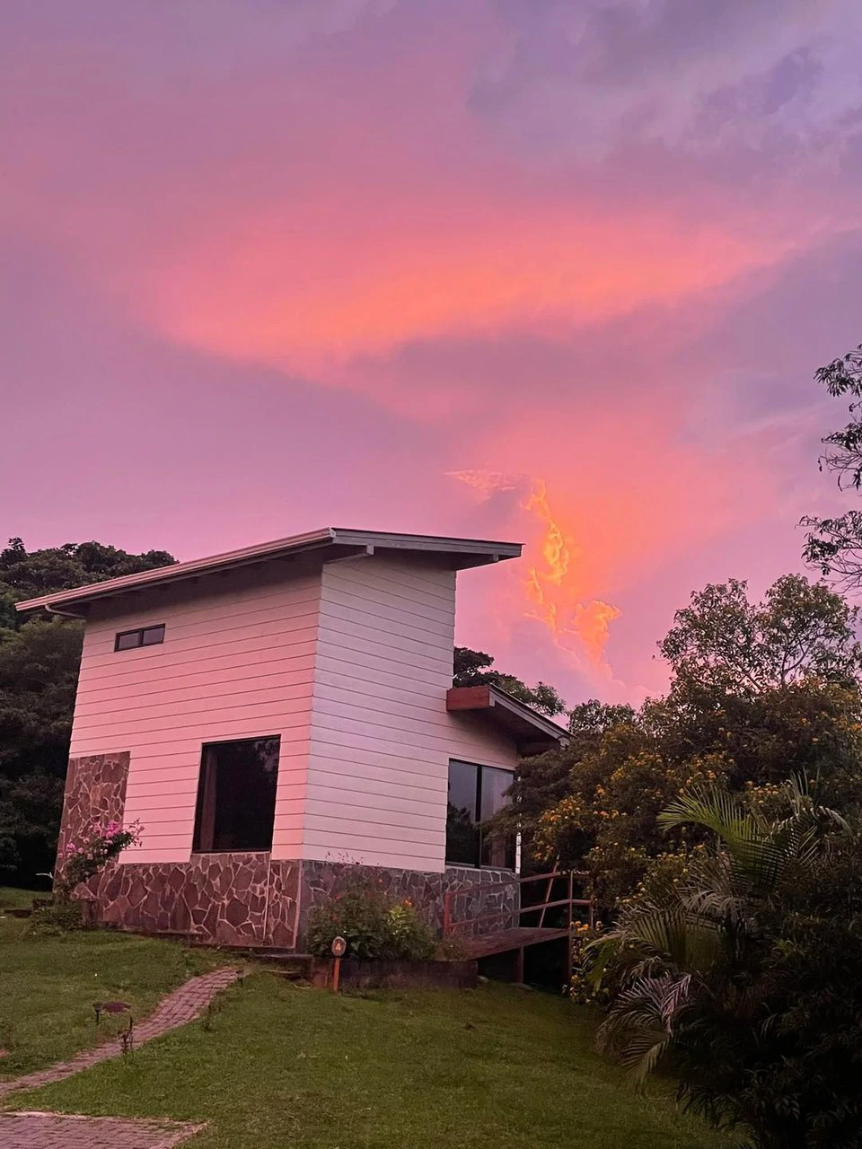 2 Acres with 4 houses Centrally located in Monteverde BV0224: Turn-Key Accommodations Business on 2 Acres Just 5 Minutes from Santa Elena – Surrounded by Nature, Ready to Grow - Gallery image 29