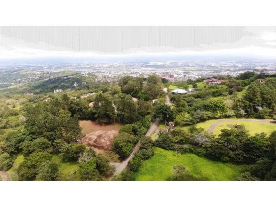Lot in Exclusive Condominium in Santa Ana - Gallery image 5