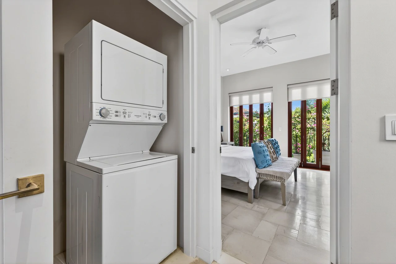 25 Paseo Del Mar: Best-Priced Beachfront Home in Las Catalinas - Gallery image 36