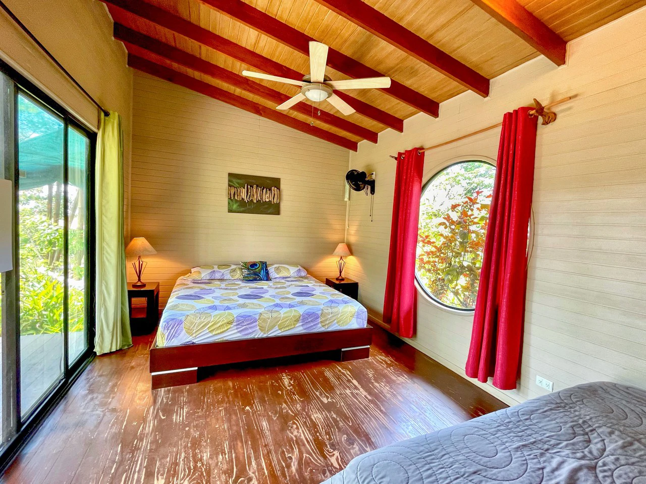 2.24 ACRES – 7 Bedrooms Ocean View Boutique Hotel With Two Pools, 5 Minutes to Uvita, Multiple Rental Options!! - Gallery image 16