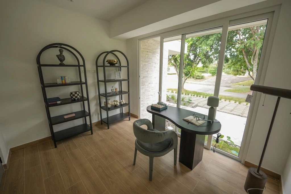 House For Sale in Lindora - Gallery image 10