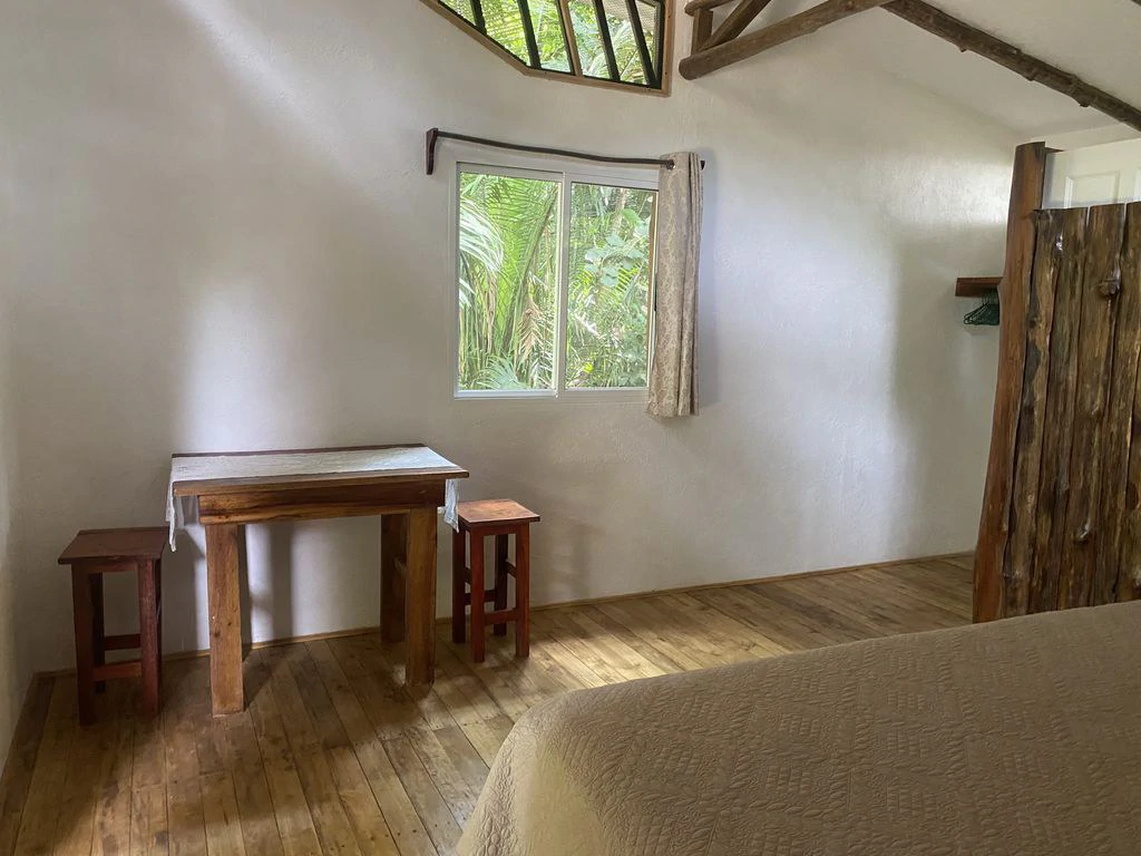 Holistic Yoga Retreat: Relaxation, Peace, Balance and Tranquility, Yoga Retreat with 4 Bungalows and 3 Apartments Elevated upon 1.25+ Acres - Gallery image 16