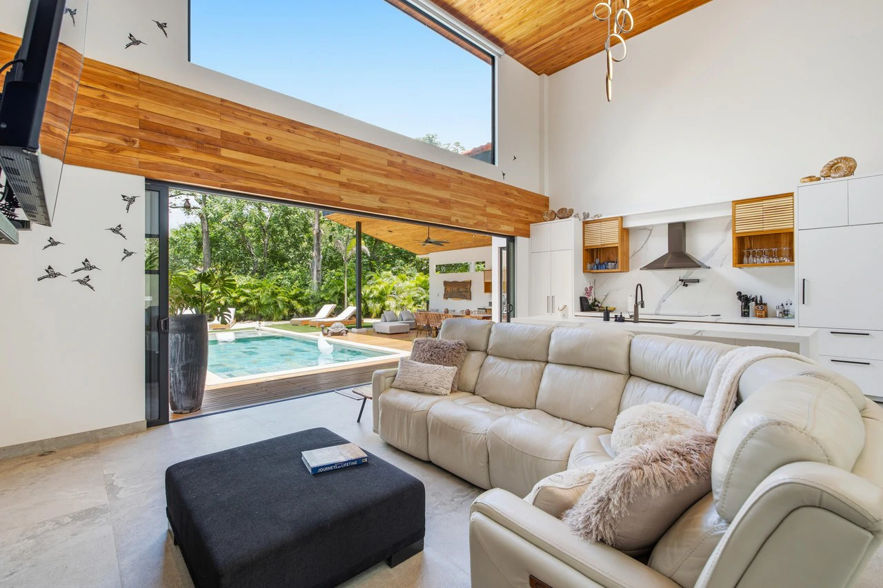 Casa La Ola Perfecta: Luxury 5-Bedroom Home with Pool Near the Beach in Hacienda Pinilla - photo 4