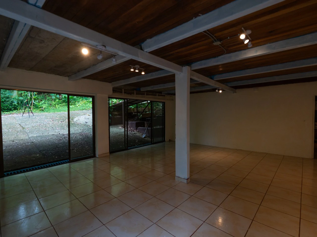 Prime 7.8 Acre Commercial Property with Restaurant for Sale in Costa Rica - Gallery image 41