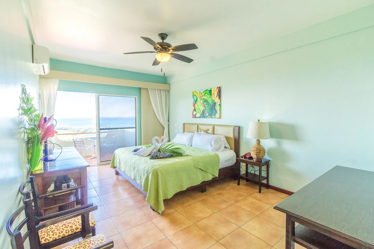 Popular 20-room Boutique hotel /retreat. Stunning ocean views - Gallery image 38