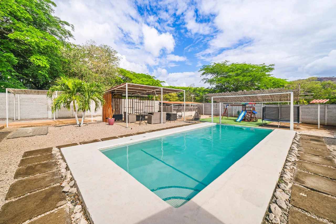 Casa Diria: Peaceful Turnkey 2BR Near Beaches - Gallery image 11