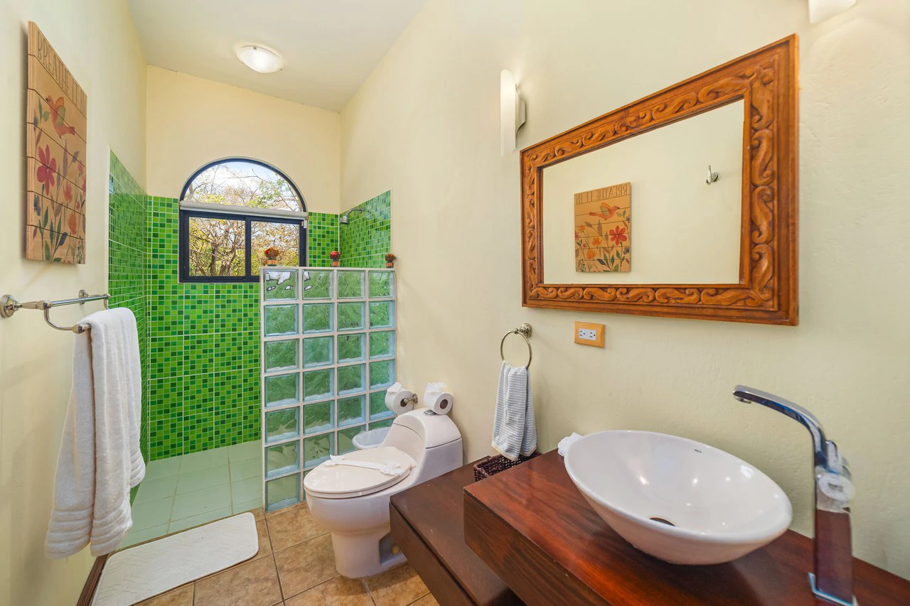 Tierra Pacifica #74: Elegant 4BR Retreat in Gated Community - Gallery image 17