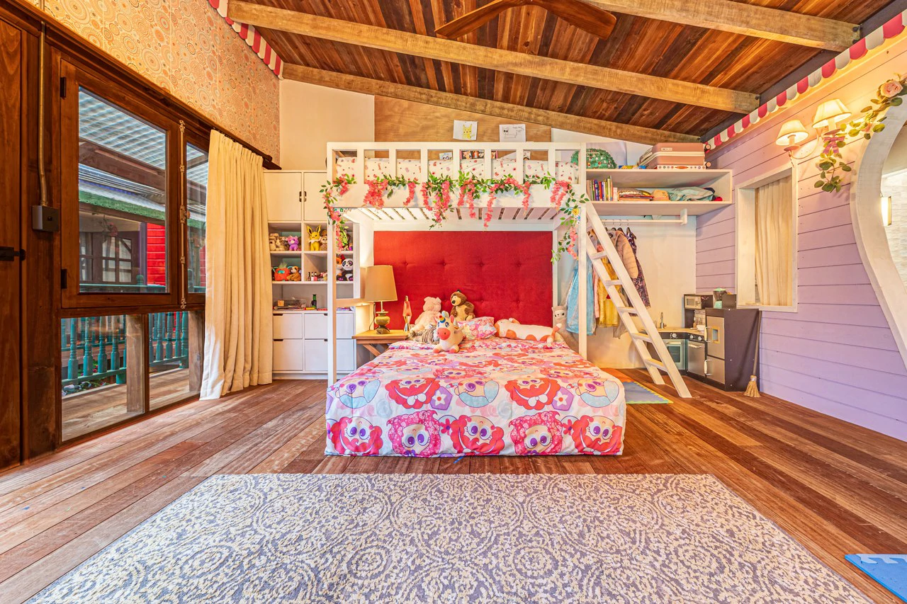2.56 ACRES – 3 Bedroom Artistic Architectural Masterpiece, Recording Studio, Ocean View, Pool, 1 Bedroom Guest House!!! - Gallery image 37