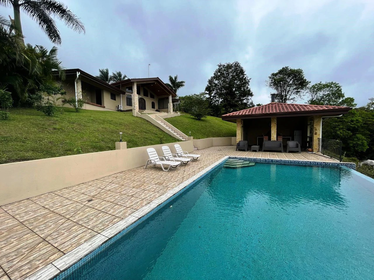 VILLA CANASOL : Lake View Home with Pool, Garage and Workshop