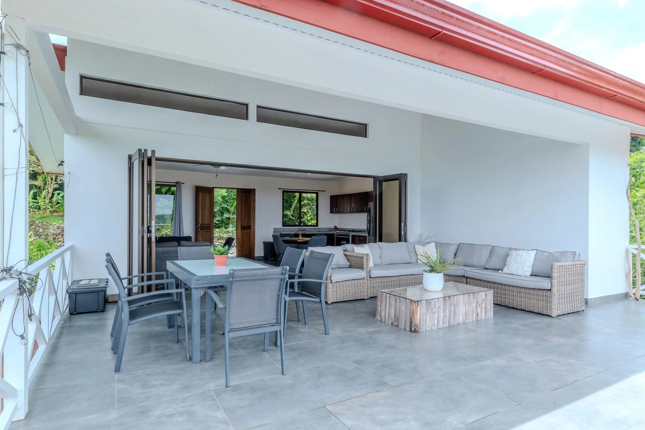 Casa Blanca: Ocean & Mountain View Home in Platanillo - Gallery image 10