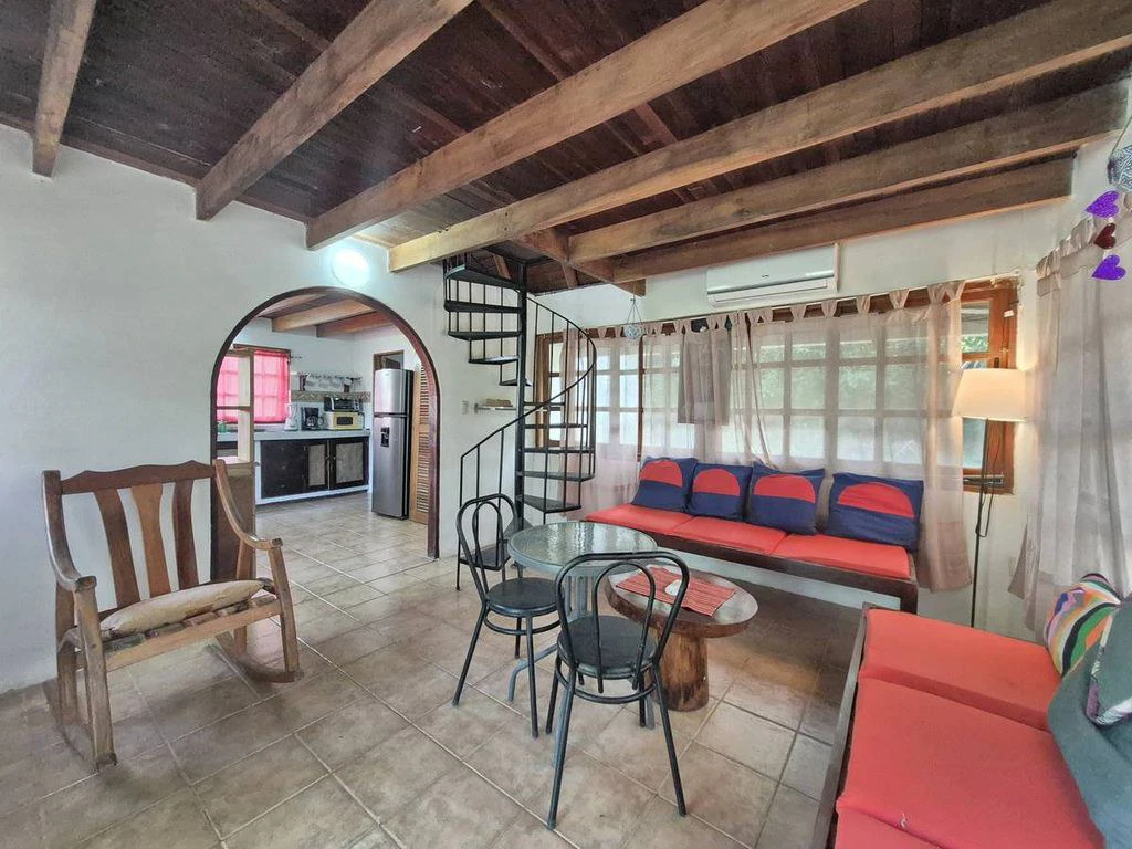 Casa Verde Norouz: Renovated 2-Bedroom Home with Independent Guest Cottage Just 3 Minutes from Sámara - Gallery image 29