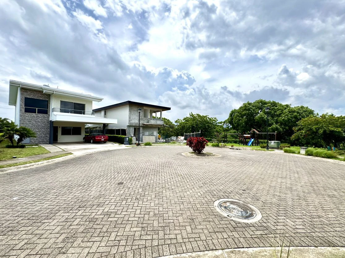 Home Construction Site For Sale in Guachipelín