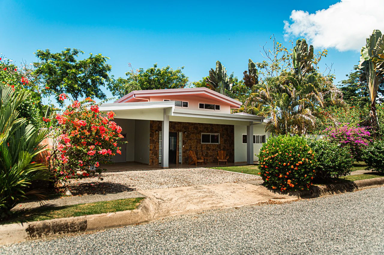 3 Bedroom Home Walking Distance to Playa Chaman – Villas del Sol, Bahía Ballena - Gallery image 4