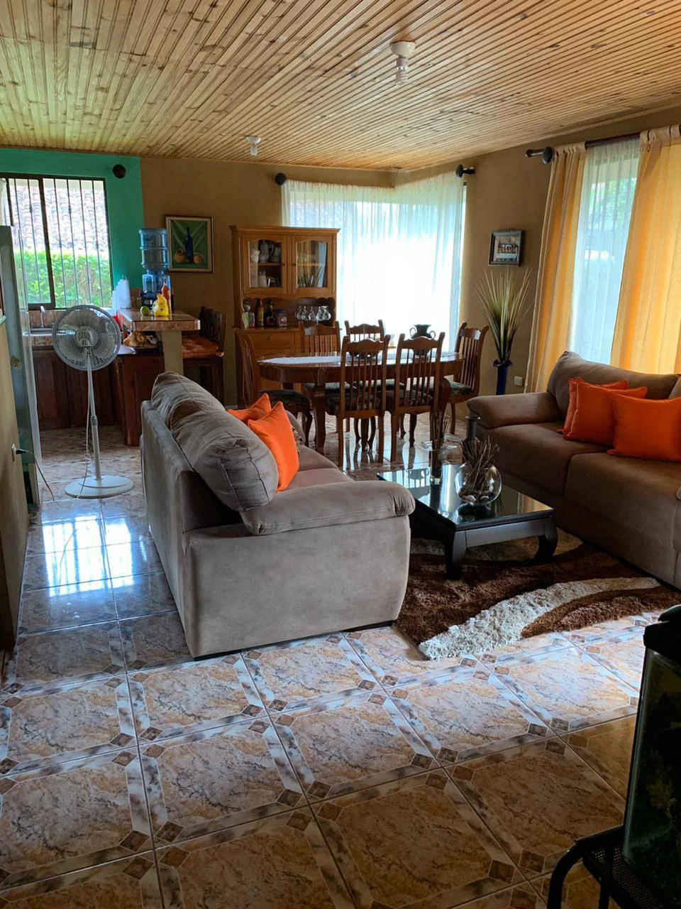 Commercial property for sale in the center of Bagaces, 1 beautiful house, and 4 producing apartments - Gallery image 9