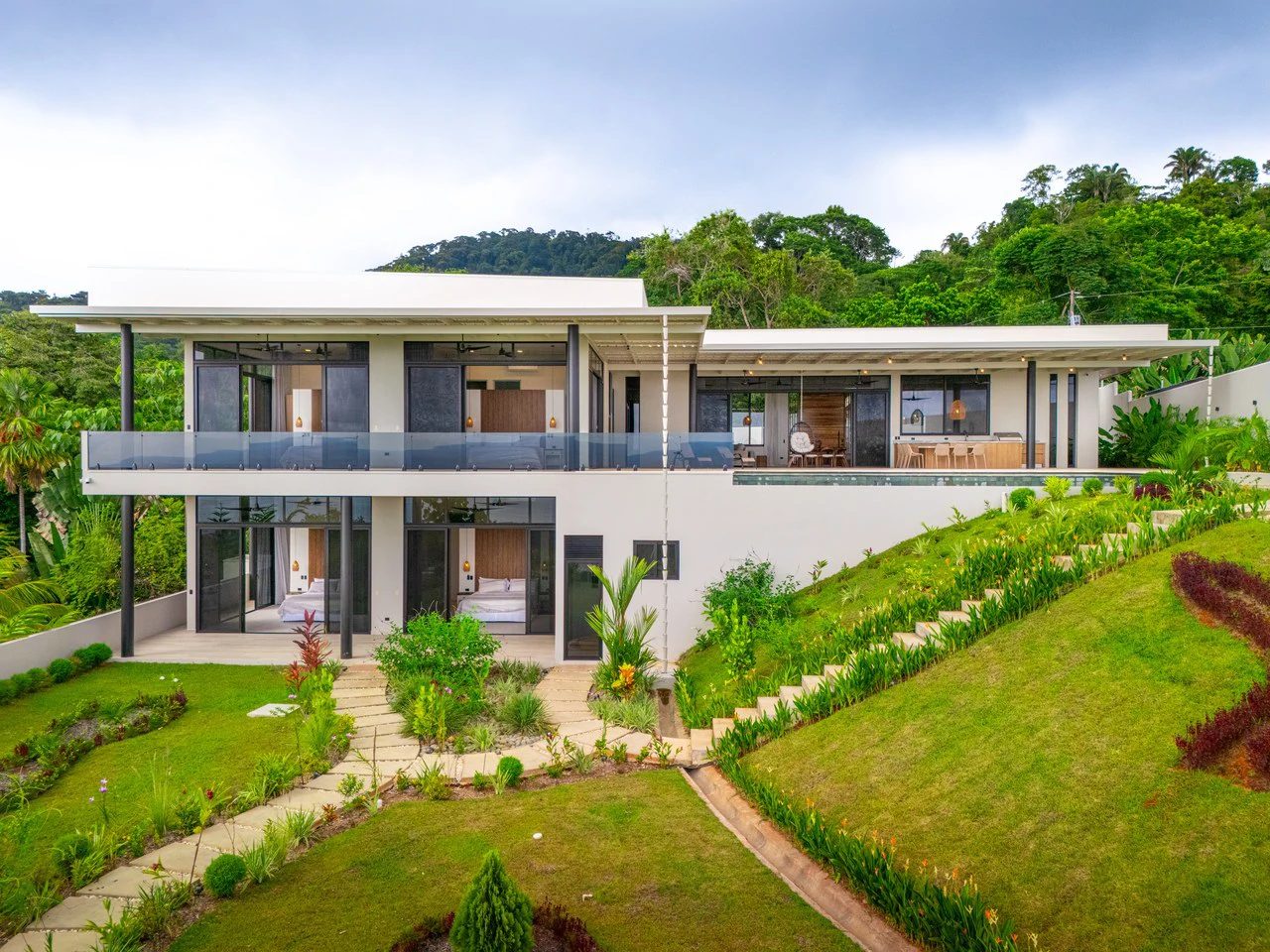 Lion's Gate Sunset Estate - Gallery image 2