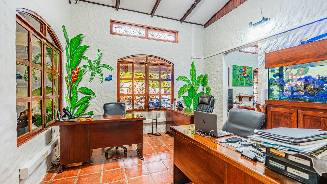 Prime Commercial Plaza for Sale in Playa Dominical - Gallery image 10