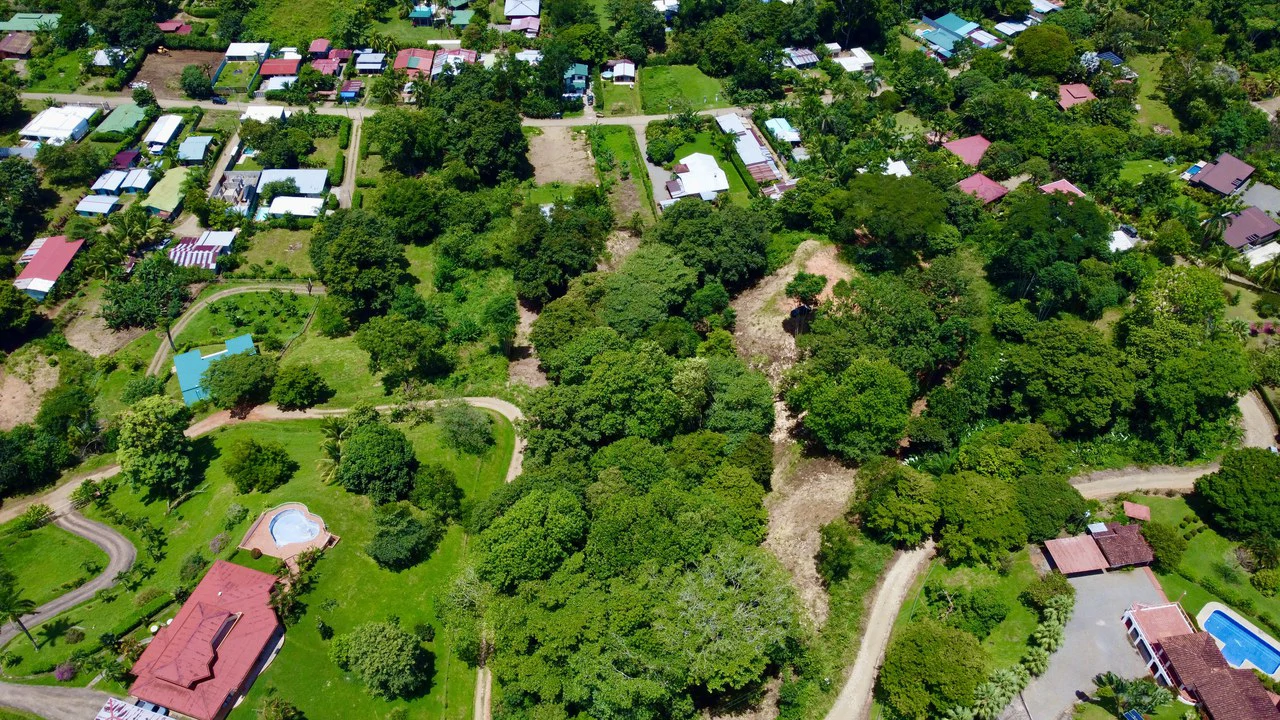 Build-Ready Lot in Ojochal’s Calle Cacique | Easy Access & Stunning Mountain Views - Gallery image 16