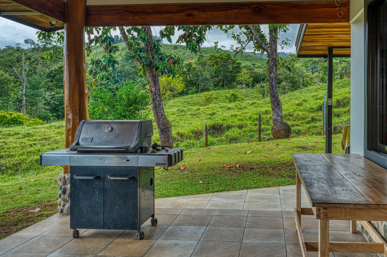 5 Bedroom Mountain Retreat Minutes from the Beach Platanillo Costa Rica - Gallery image 54
