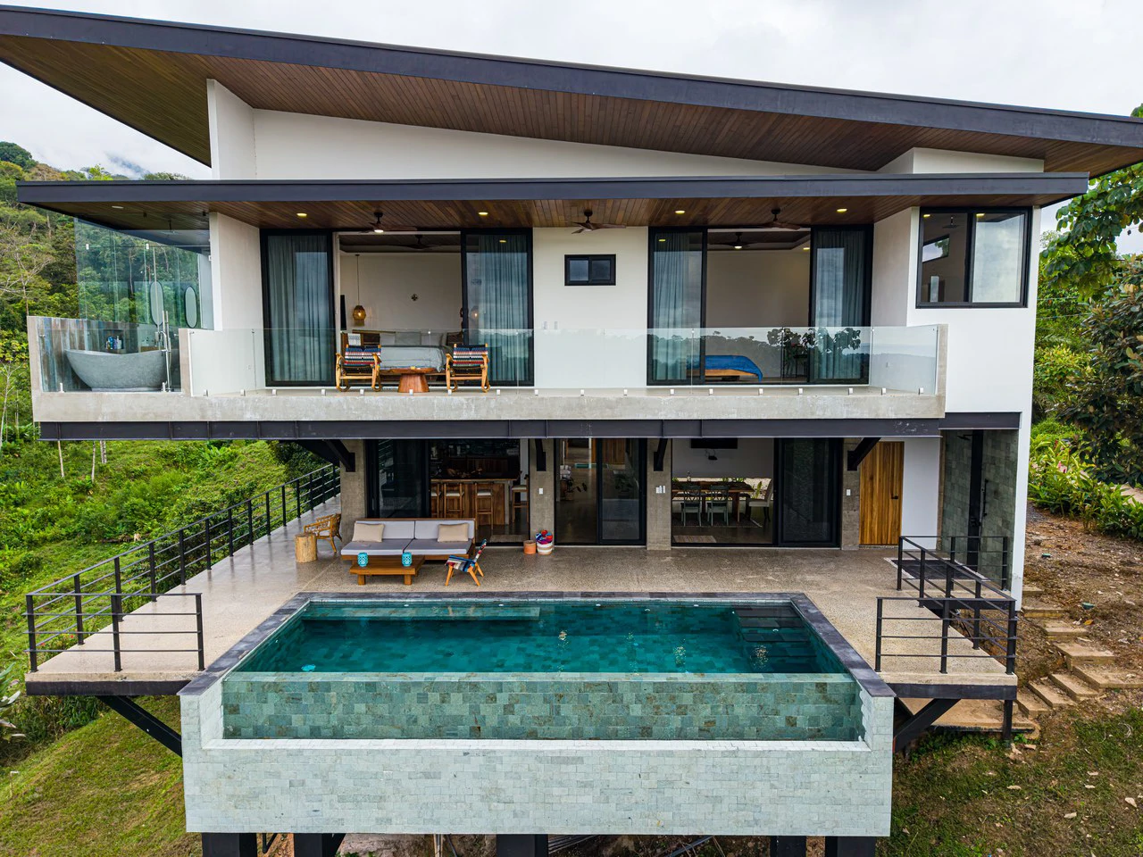 Casa Las Brisas Stunning Whale’s Tail Ocean View Home in Uvita - Gallery image 4