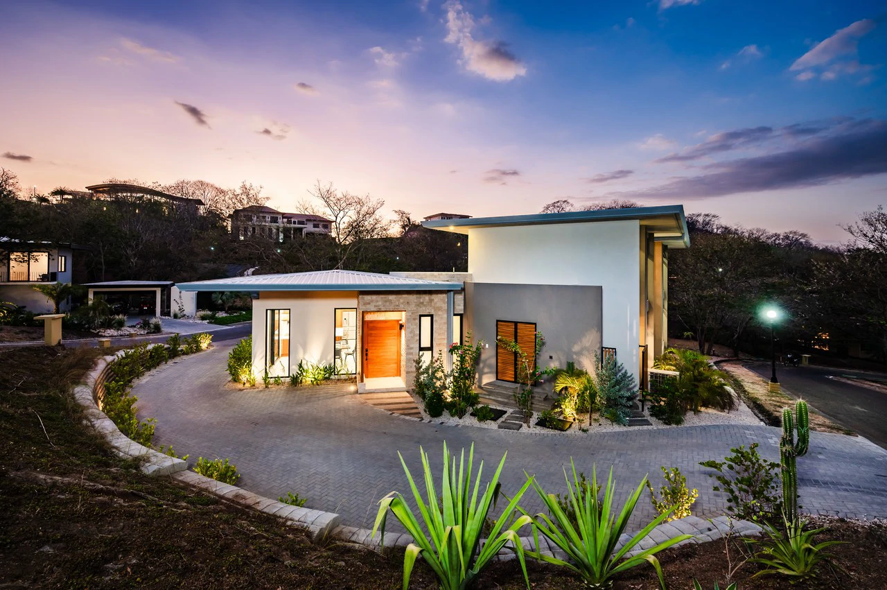 Casa Zoul: A Luxurious residence in the prestigious SENDEROS gated community of Tamarindo! - Gallery image 3