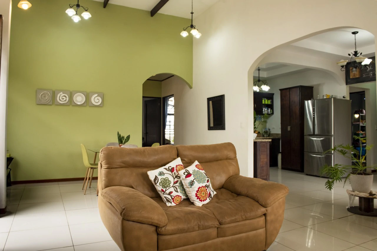 Costa Rican Gem: Spacious 4BR Home with Fruit Trees, Fully Furnished: House For Sale in Pedregoso - Gallery image 10