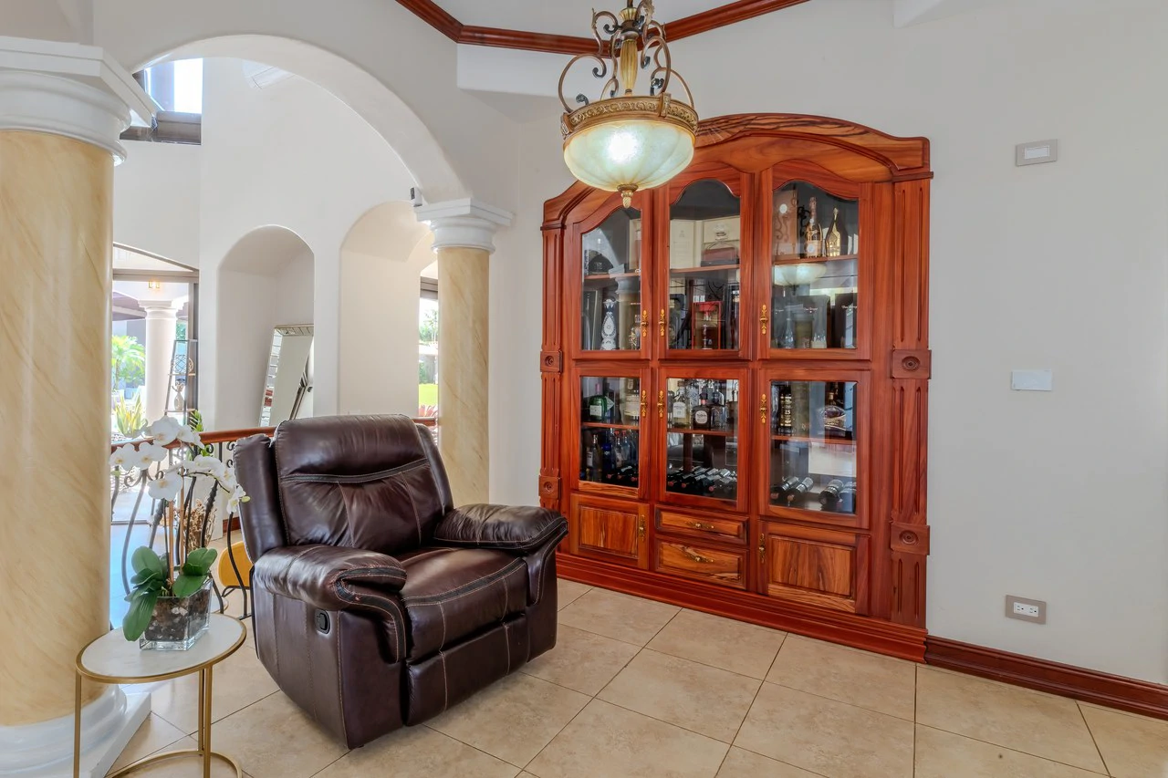 Luxury Home with Pool, Bar Area & Resort-Level Amenities | 6 br, 4.5 ba in Perez Zeledon - Gallery image 11