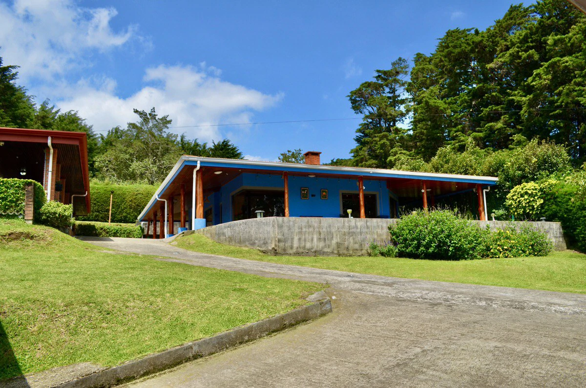 Property for sale with the 3 houses in San Rafael - Gallery image 58