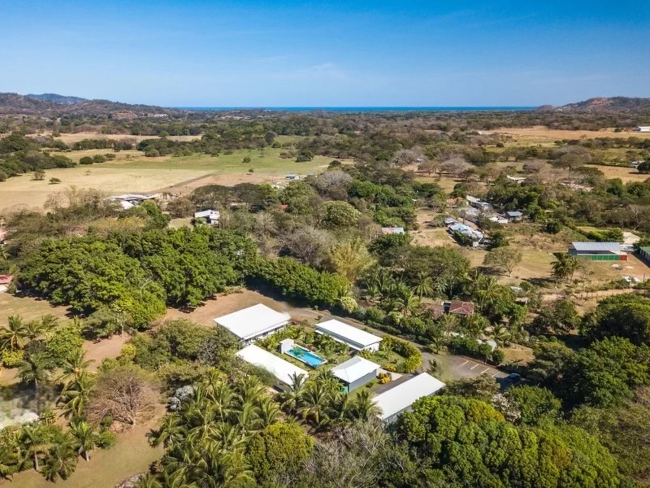 Tamarindo hotel: Luxury Bed & Breakfast Estate for Sale Near Playa Tamarindo – Prime Investment Opportunity