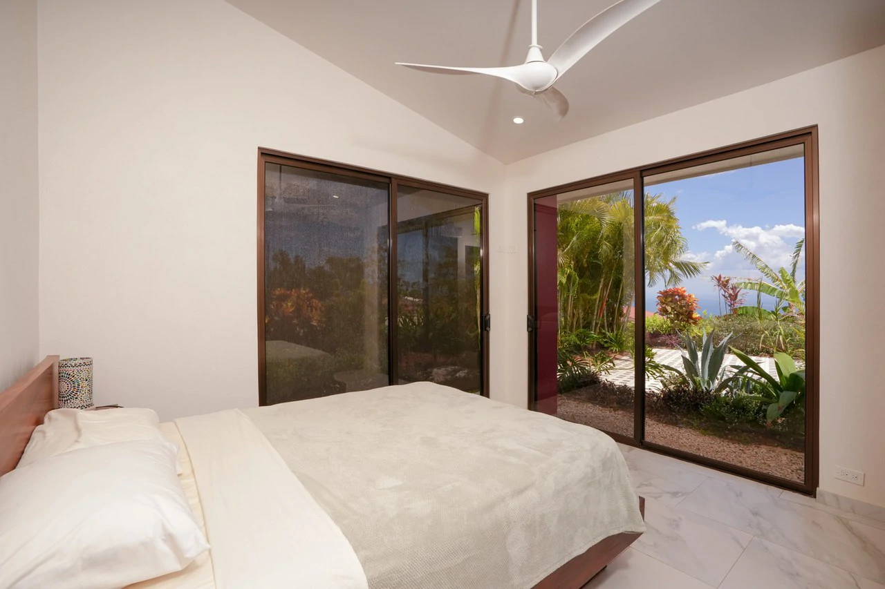 casa pacific: Exclusive Listing | Modern Ocean View Living in carrillo - photo 14