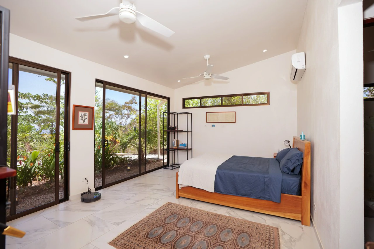 casa pacific: Exclusive Listing | Modern Ocean View Living in carrillo - photo 9