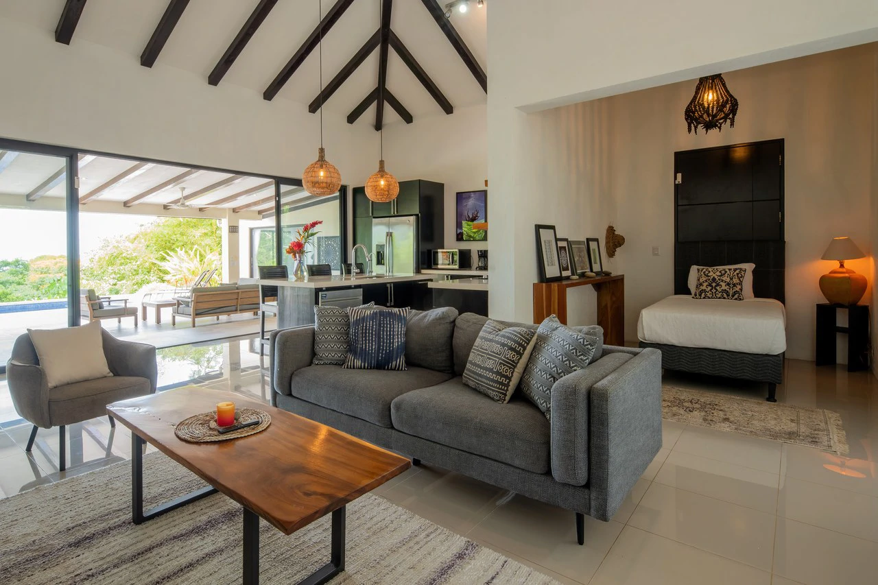 6.45 ACRES – 3 Bedroom Luxury Ocean View Home Surrounded By Vibrant Rainforest And Wildlife!!! - photo 39