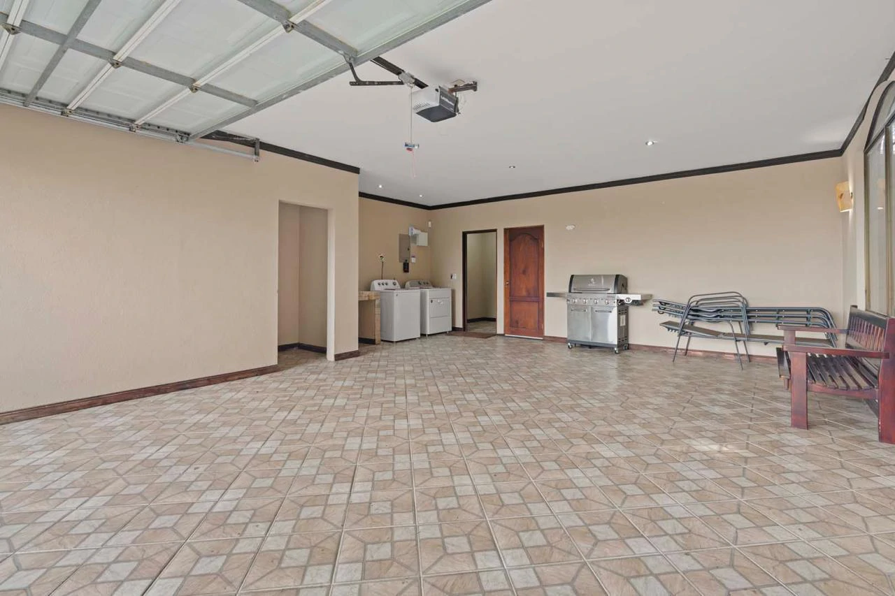 Celebrity Home with Spectacular Views: Seller Financing With 50% Down-Contact Us For More Information - Gallery image 31