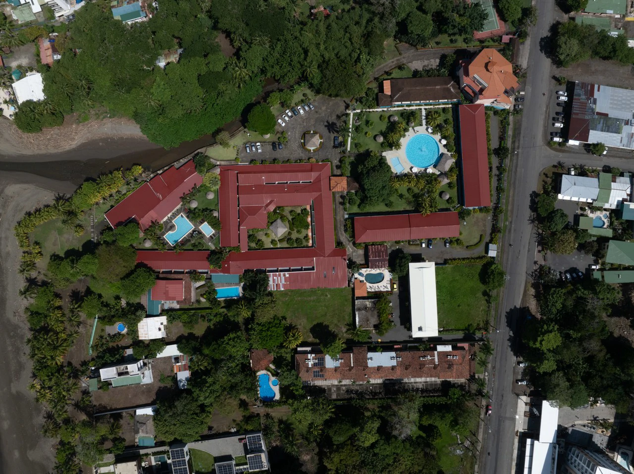 Beautiful Lot a few meters from the beach Property for Sale: 1,103 m² Lot in Playa Jaco, Costa Rica - Gallery image 6