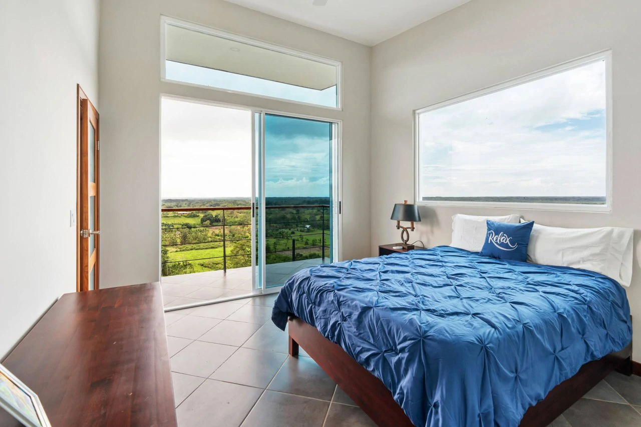 Casa Sol: Exceptionally Private Home with Panoramic Ocean, Mountain & Sunset Views - Gallery image 18