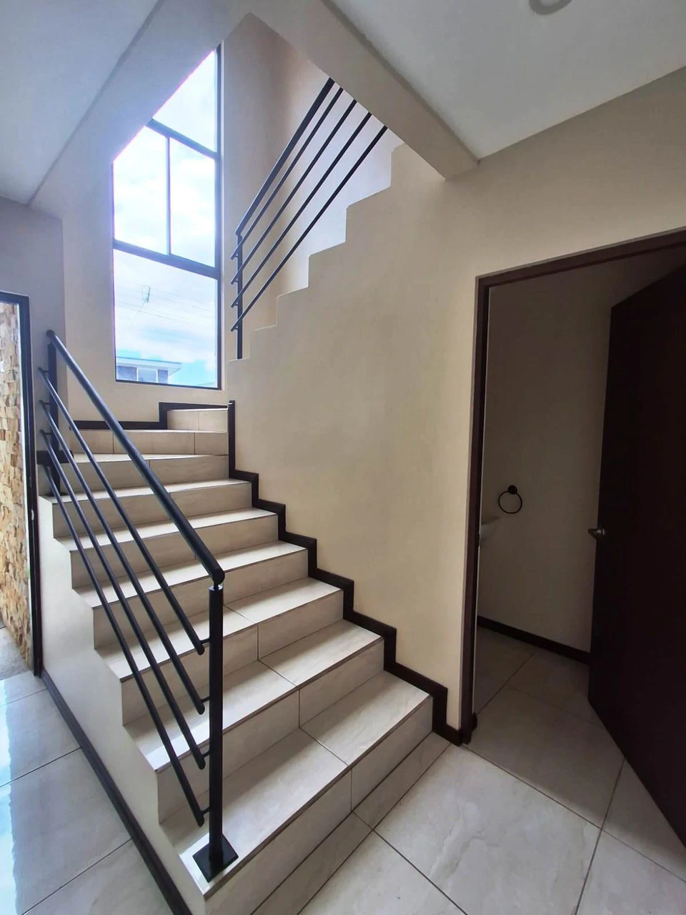 Urgent - Fire Sale!: Modern Home in Gated Montezuma - Gallery image 8