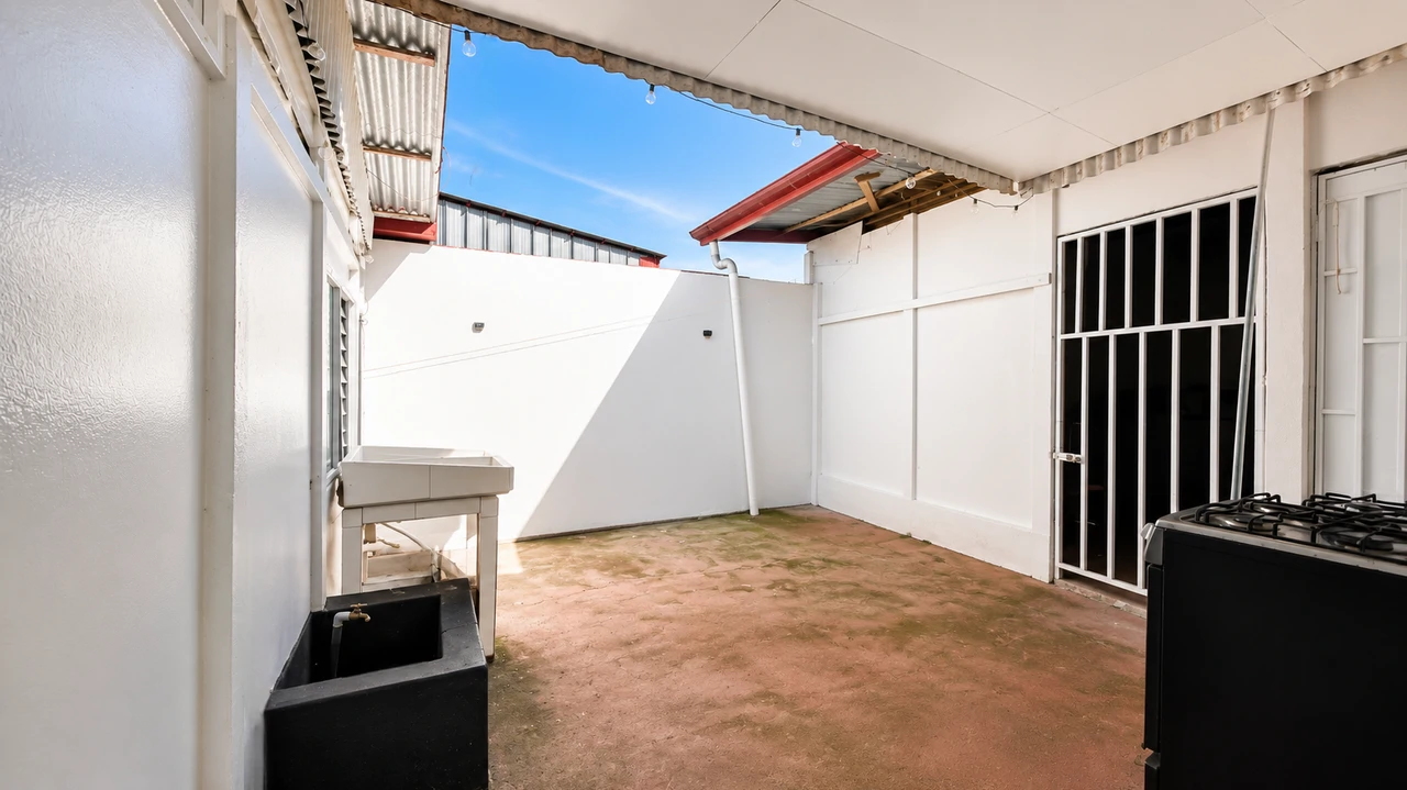 House For Sale in San Andres - photo 6