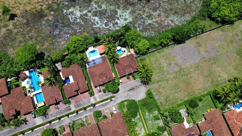 Amazing Casa Tiburon: Large Yard Walking Distance from the Beach! - Gallery image 38