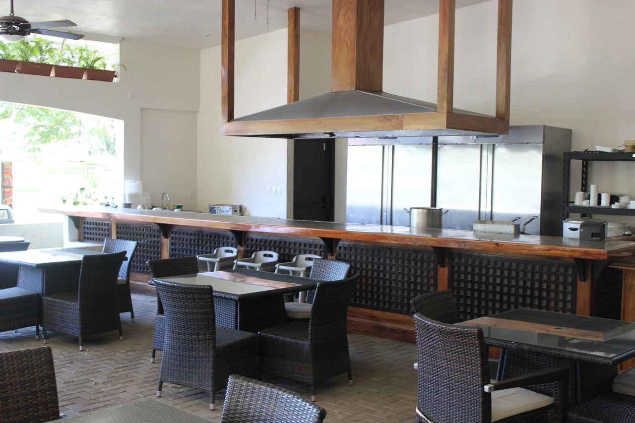 PATRONS, Event Centre, Bar, Restaurant, Offices, Retail Stores, and MORE in Dominical: The single biggest venue in the area! - Gallery image 3