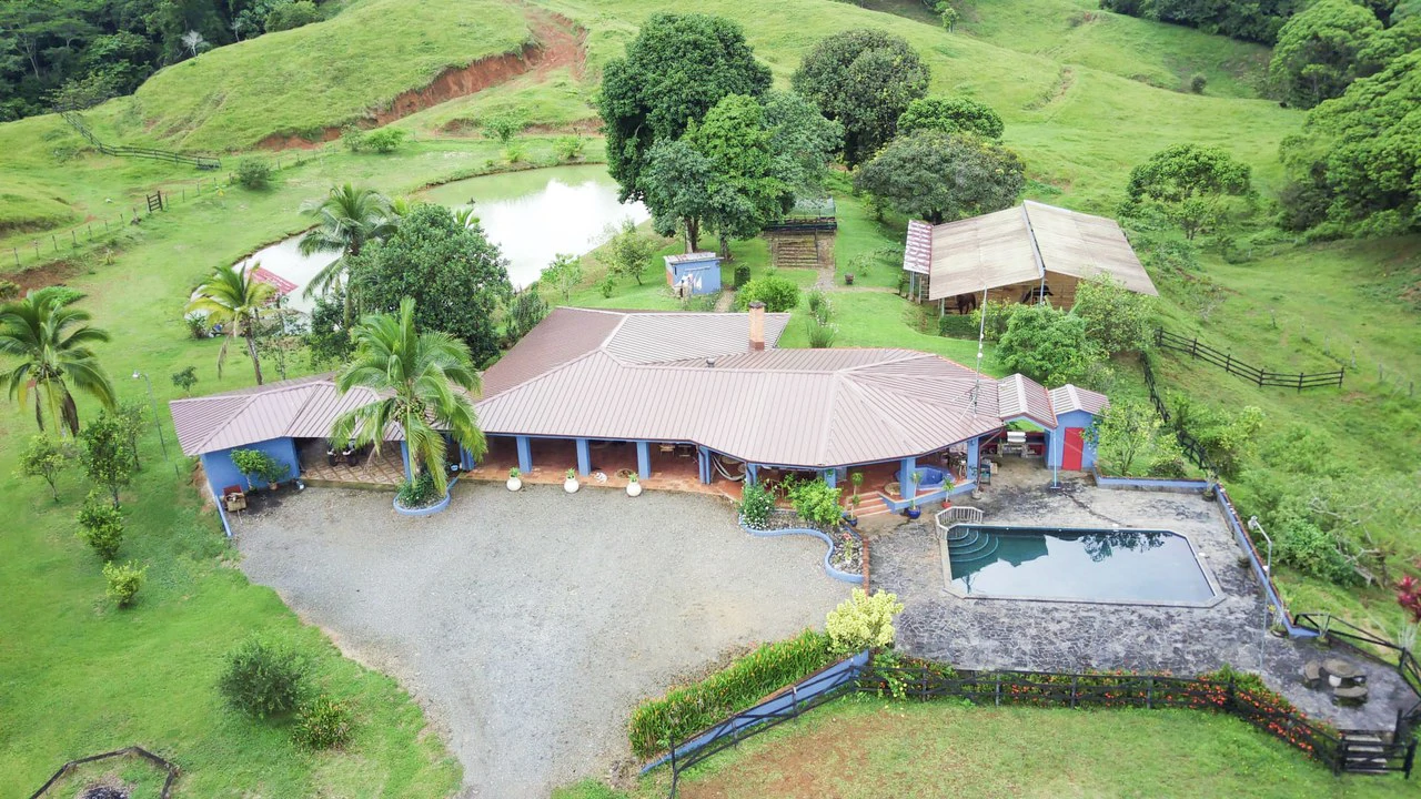 Serene Jungle Farm in Limon Province