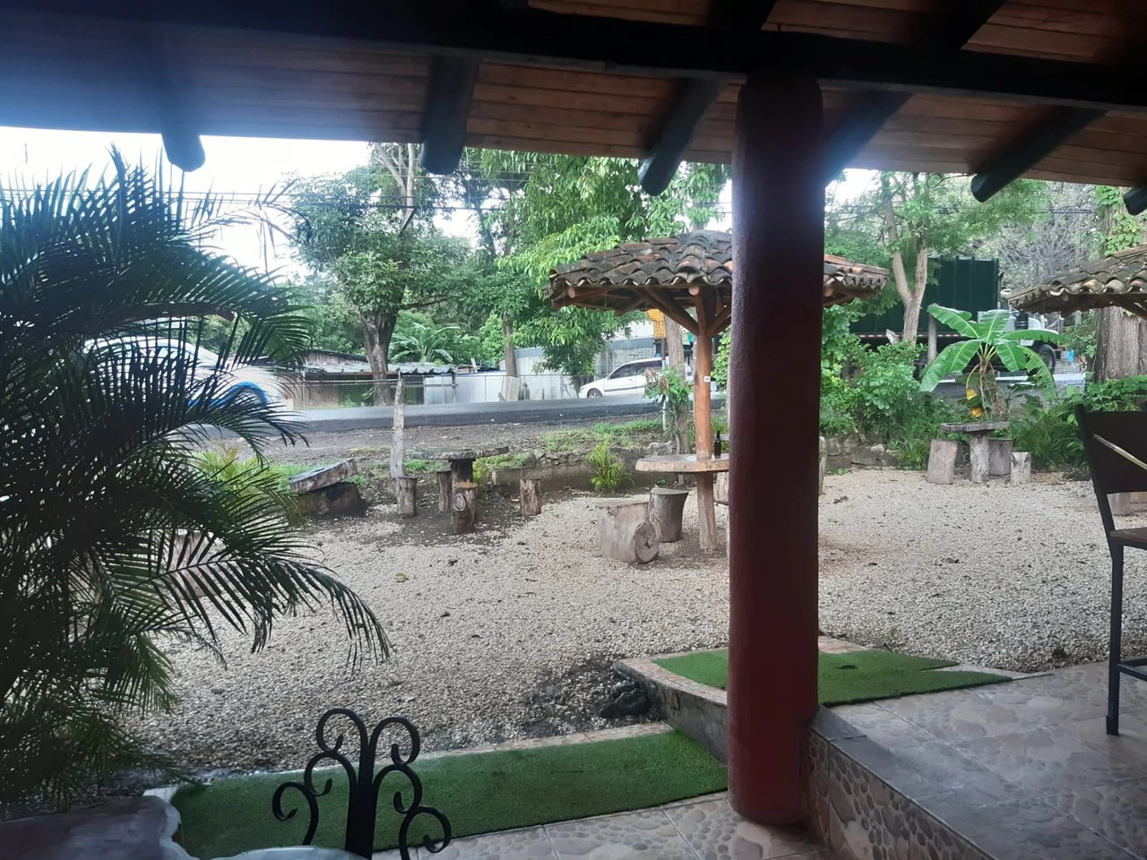 Apartments and Restaurant business for sale, commercial property in Huacas, 1 hour away from the airport of Liberia